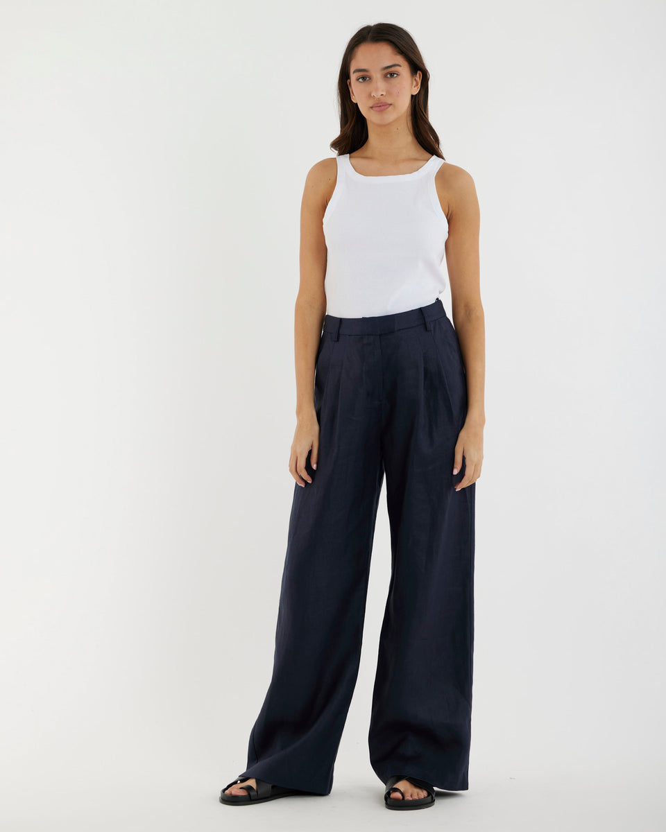 Amelius | Black Top | Size 14